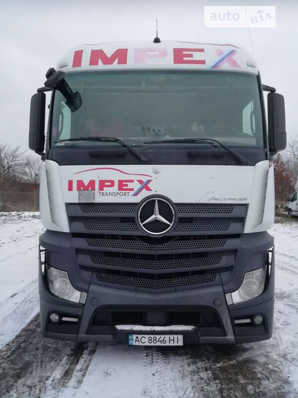 Тягач Mercedes-Benz Actros 2014 в 