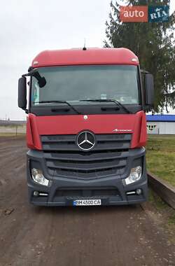 Тягач Mercedes-Benz Actros 2013 в 