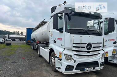 Бензовоз Mercedes-Benz Actros 2013 в Луцьку