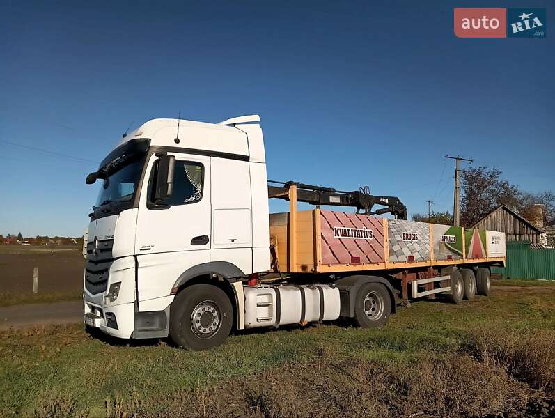 Тягач Mercedes-Benz Actros 2011 в 