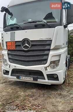 Тягач Mercedes-Benz Actros 2014 в 