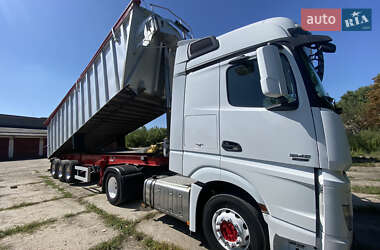 Тягач Mercedes-Benz Actros 2012 в Лукові