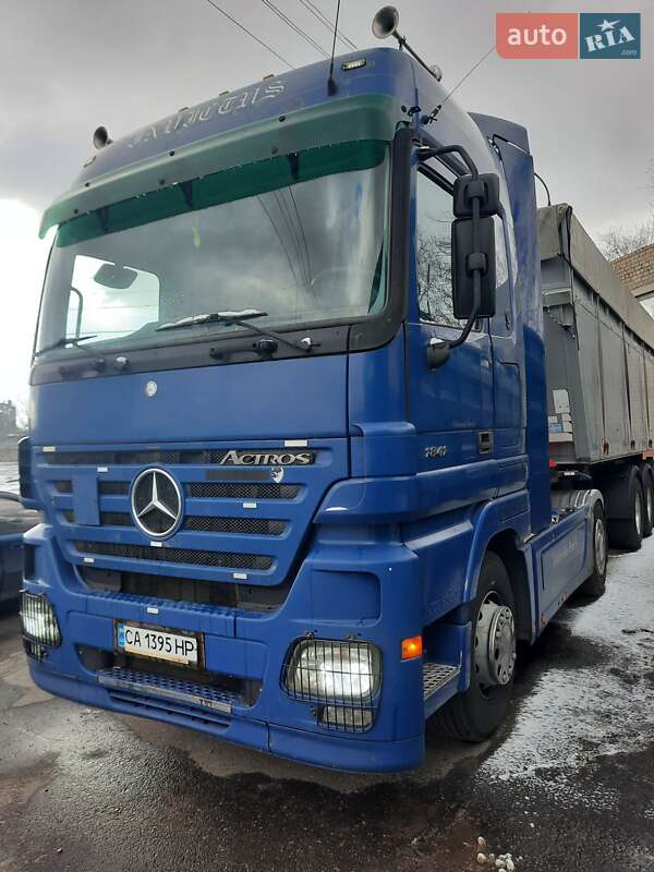 Тягач Mercedes-Benz Actros 2004 в 