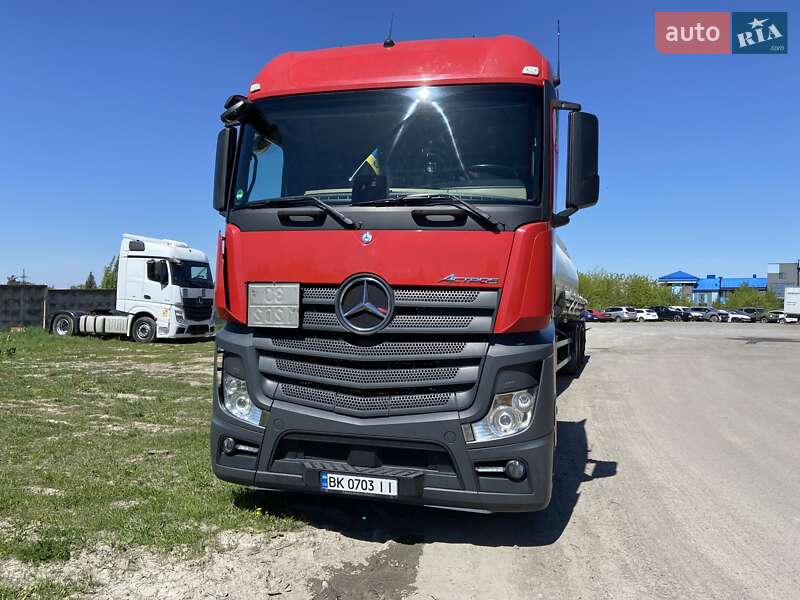 Тягач Mercedes-Benz Actros 2017 в Ровно