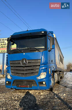 Тягач Mercedes-Benz Actros 2013 в Білогородці