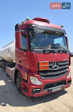 Бензовоз Mercedes-Benz Actros 2015 в 
