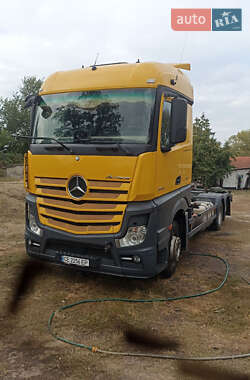 Контейнеровоз Mercedes-Benz Actros 2016 в 