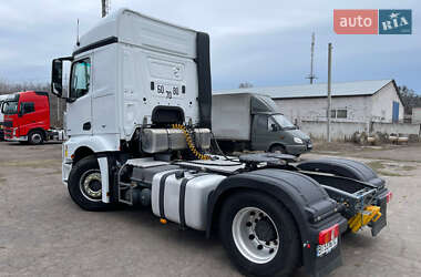Тягач Mercedes-Benz Actros 2016 в 