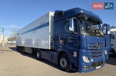 Тягач Mercedes-Benz Actros 2014 в 