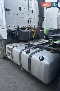 Тягач Mercedes-Benz Actros 2013 в 