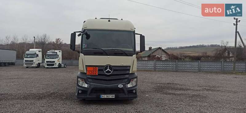 Бензовоз Mercedes-Benz Actros 2013 в 