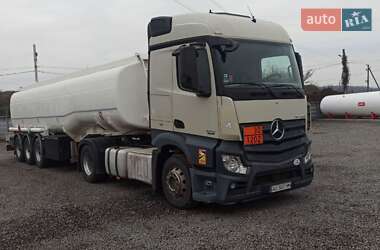 Бензовоз Mercedes-Benz Actros 2013 в 
