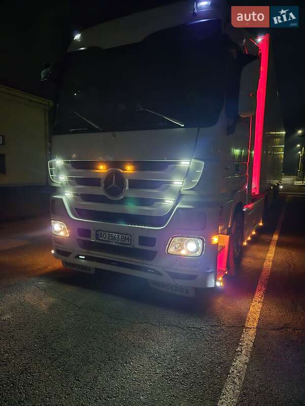 Тягач Mercedes-Benz Actros 2013 в Мукачевому