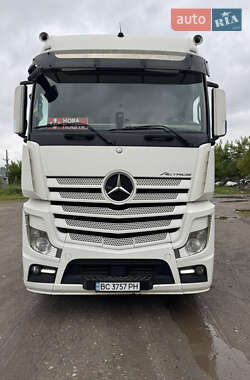 Контейнеровоз Mercedes-Benz Actros 2015 в Львові