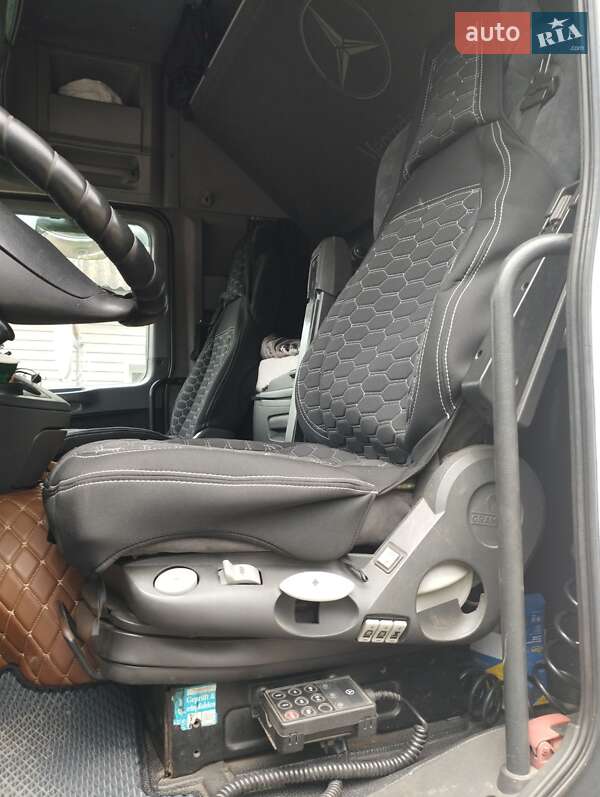 Вантажний фургон Mercedes-Benz Actros 2003 в Сумах