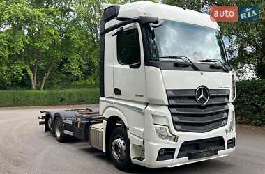 Контейнеровоз Mercedes-Benz Actros 2021 в 