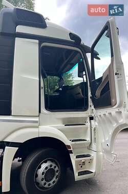 Контейнеровоз Mercedes-Benz Actros 2021 в 