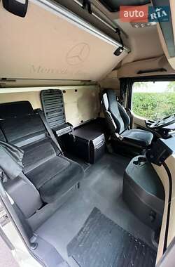 Контейнеровоз Mercedes-Benz Actros 2021 в 