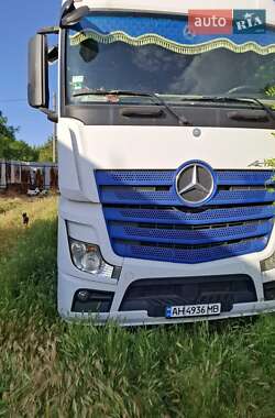 Контейнеровоз Mercedes-Benz Actros 2014 в Запорожье