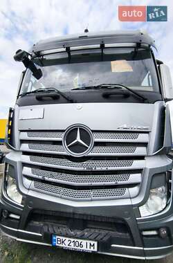 Тягач Mercedes-Benz Actros 2013 в Рівному
