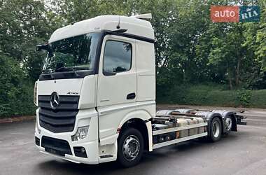 Контейнеровоз Mercedes-Benz Actros 2021 в Черновцах