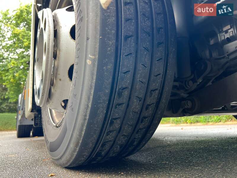 Контейнеровоз Mercedes-Benz Actros 2021 в Чернівцях