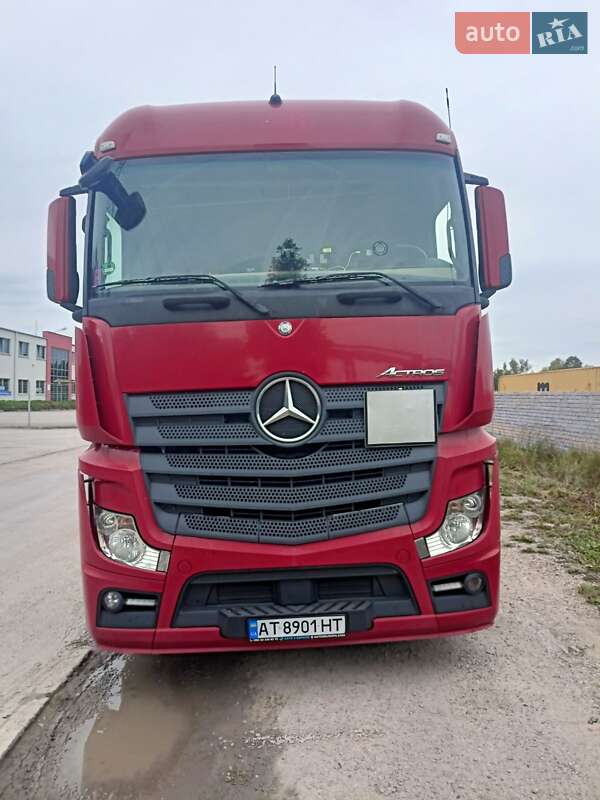 Тягач Mercedes-Benz Actros 2015 в Ивано-Франковске