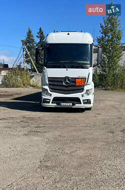 Бензовоз Mercedes-Benz Actros 2014 в Чернівцях