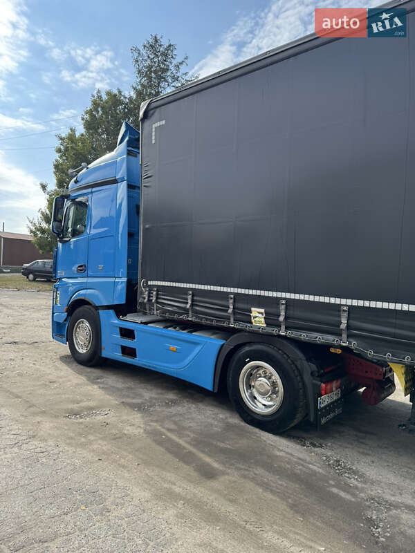 Тягач Mercedes-Benz Actros 2015 в Києві