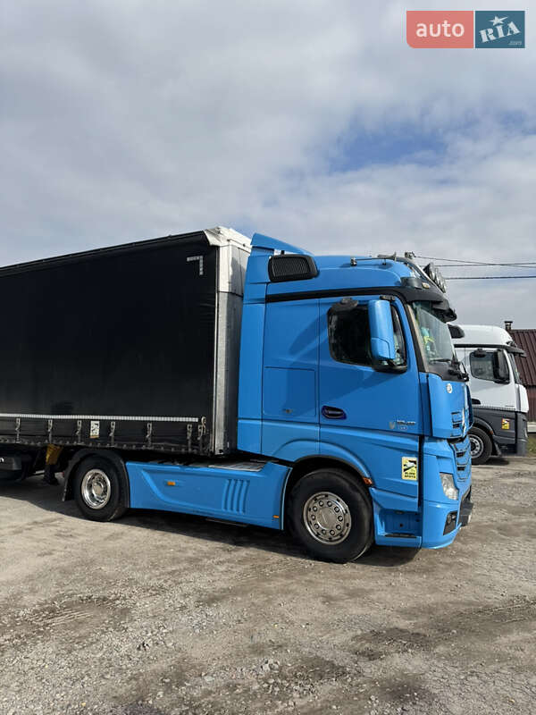 Тягач Mercedes-Benz Actros 2015 в Києві