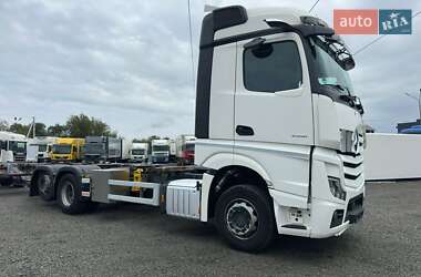 Контейнеровоз Mercedes-Benz Actros 2021 в Луцке