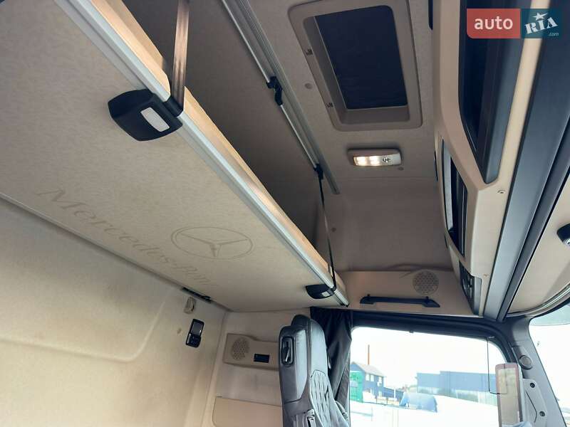 Контейнеровоз Mercedes-Benz Actros 2020 в Луцке