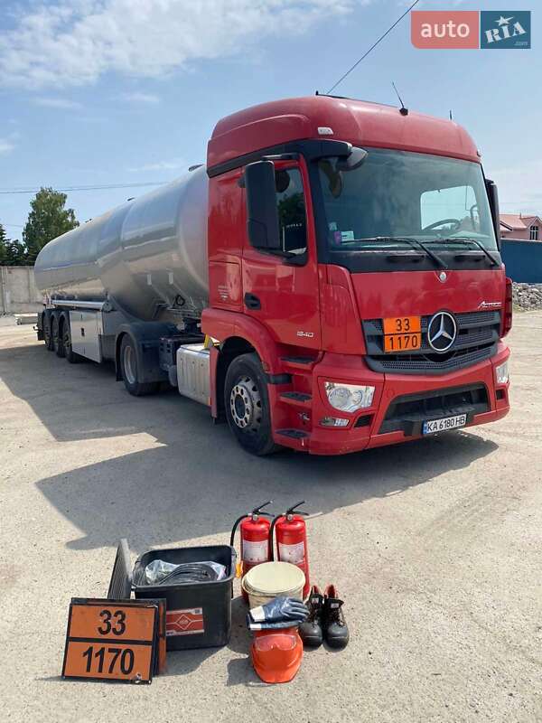 Бензовоз Mercedes-Benz Actros 2015 в Києві