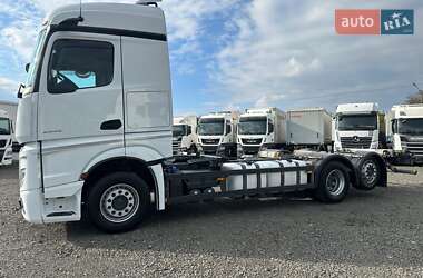 Контейнеровоз Mercedes-Benz Actros 2021 в 