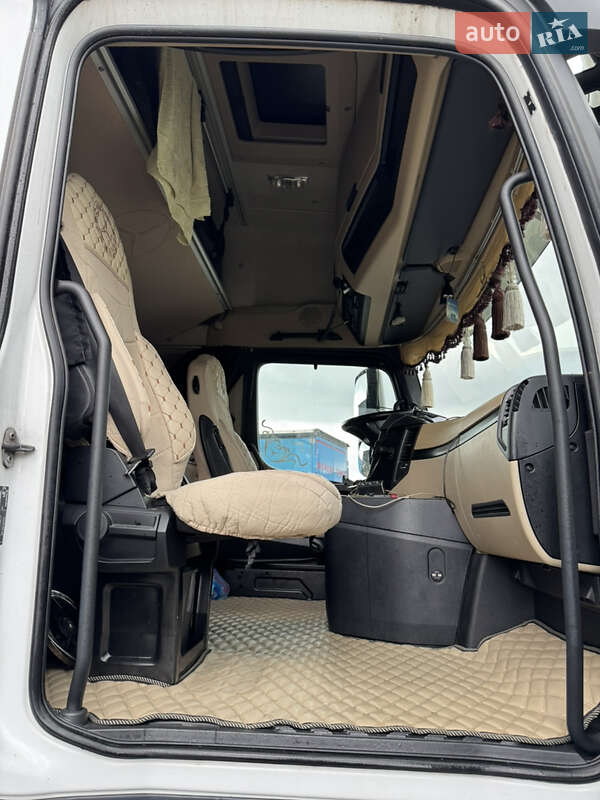 Тягач Mercedes-Benz Actros 2015 в Мукачево