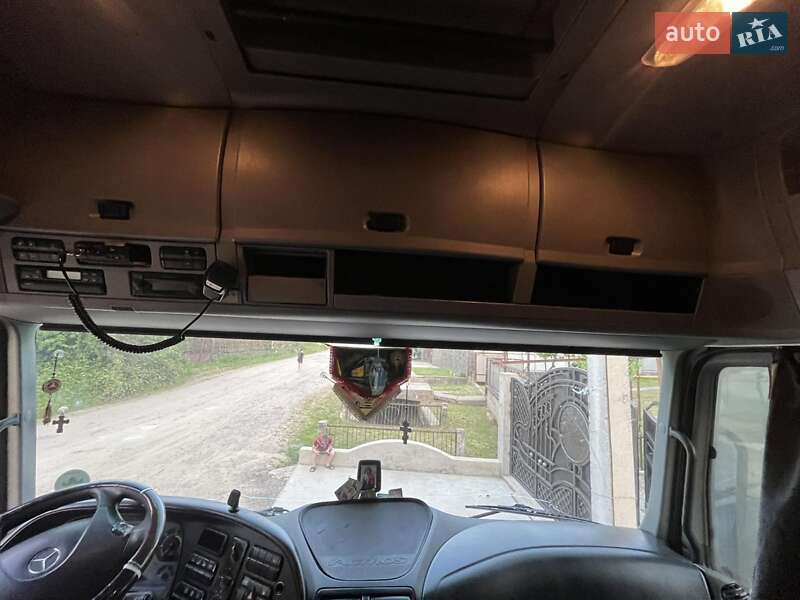 Грузовой фургон Mercedes-Benz Actros 2003 в Виноградове