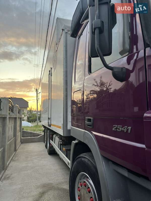 Грузовой фургон Mercedes-Benz Actros 2003 в Виноградове