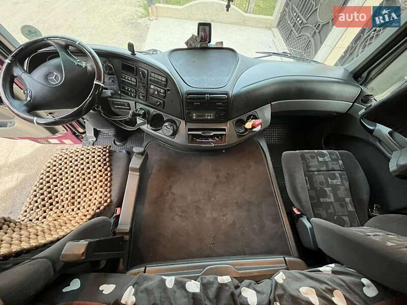 Грузовой фургон Mercedes-Benz Actros 2003 в Виноградове