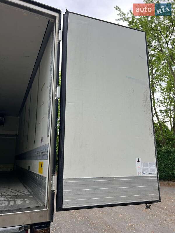 Контейнеровоз Mercedes-Benz Actros 2021 в Чернівцях