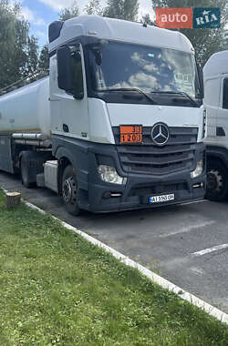 Бензовоз Mercedes-Benz Actros 2012 в Киеве