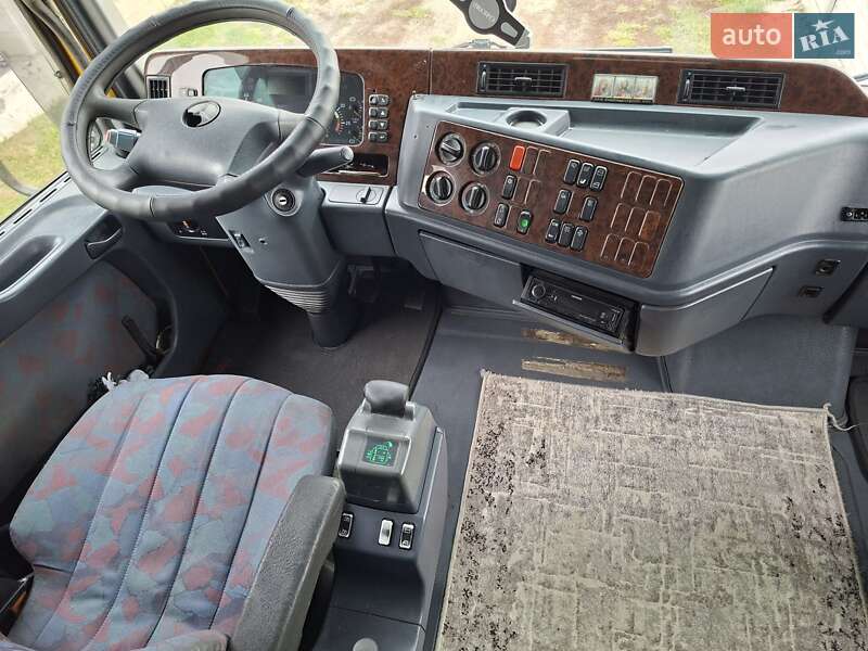 Тентованый Mercedes-Benz Actros 2000 в Березному