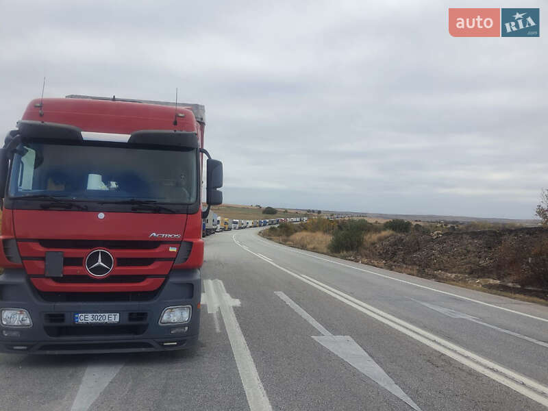 Тягач Mercedes-Benz Actros 2011 в Новоселице