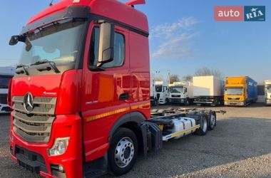 Контейнеровоз Mercedes-Benz Actros 2021 в Луцке