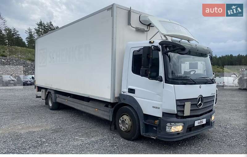 Грузовой фургон Mercedes-Benz Atego 2014 в Киеве