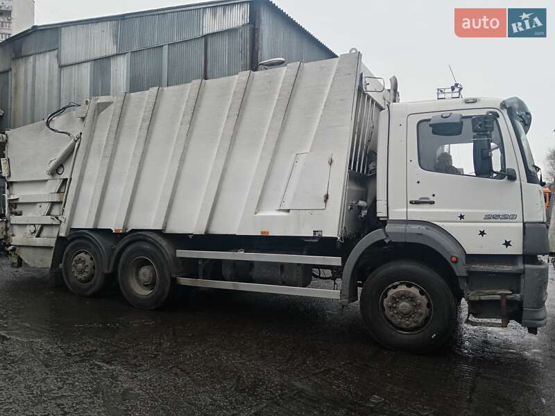 Mercedes-Benz Atego 2004 Mercedes-Benz Atego 2004