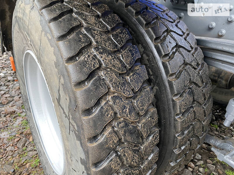 Самосвал Mercedes-Benz Axor 2008 в Львове