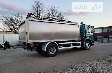 Самосвал Mercedes-Benz Axor 2010 в Бучаче