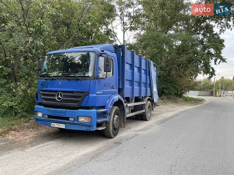 Мусоровоз Mercedes-Benz Axor 2005 в Киеве
