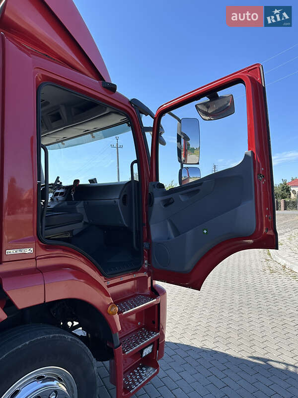 Вантажний фургон Mercedes-Benz Axor 2012 в Бучачі