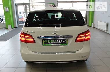 Хетчбек Mercedes-Benz B-Class 2016 в 